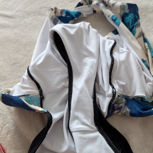 Cupshe Blue Floral and Black One Piece Swimsuit - Picture 6 of 6